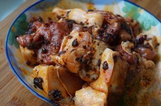 Braised Pork with Steamed Rice Powder step 2: Marinate for 2 hours.