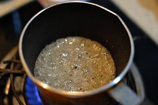 Milk Pudding with Caramel Sauce step 5: In a pot, combine 75g of sugar and 20g of water. Cook over medium heat, stirring
