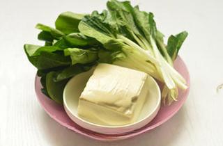 Cabbage and Tofu Soup step 1: Prepare all ingredients.