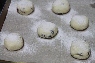 Chocolate Chip Cranberry Cookies step 15: Bake at 200°C (392°F) for 20–25 minutes, or until golden brown. Cover loosely wi