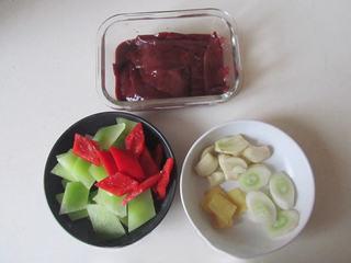 Stir-Fried Liver with Bok Choy and Red Pepper step 1: Slice the liver, bok choy, and red pepper into thin pieces. Prepare all ingredie
