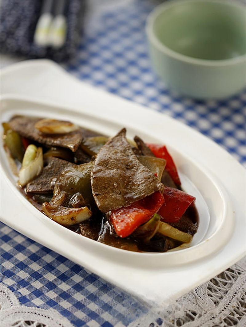 Stir-Fried Liver with Bok Choy and Red Pepper recipe photo