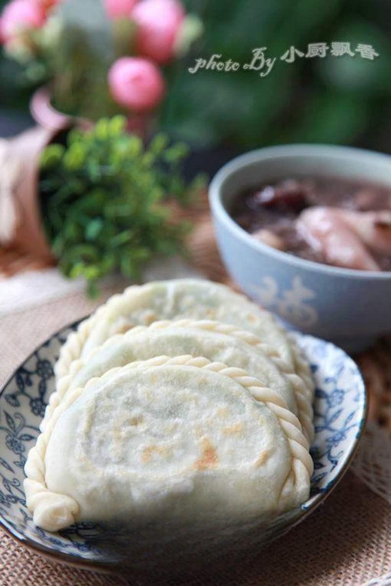 Leek and Dried Shrimp Stuffed Pan-Fried Pancakes finished dish