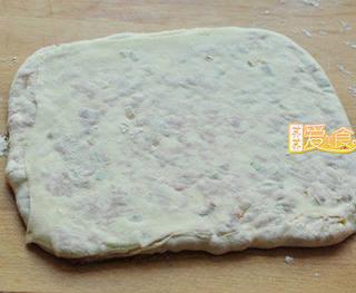 Beef and Scallion Stuffed Pancake step 13: Heat a lightly oiled skillet or griddle over medium-low heat. Cook the stuffed p