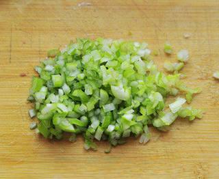 Beef and Scallion Stuffed Pancake step 3: Finely chop the scallions and mince the ginger.