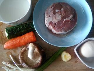 Beef and Vegetable Egg Drop Soup step 2: Wash and prepare the beef, cucumber, carrot, mushroom, egg, ginger, garlic, and 