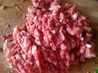 Beef and Vegetable Egg Drop Soup step 7: Cut the beef into small cubes or mince coarsely.