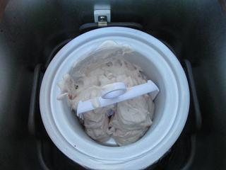 Creamy Yogurt Strawberry Ice Cream step 8: Install the frozen ice cream bowl in the machine and pour in the chilled mixture