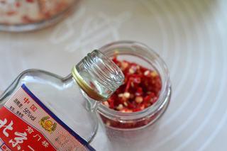 Homemade Chili Garlic Paste Recipe step 6: Transfer the mixture to a sterilized, completely dry glass jar and pour in the l