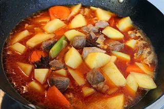 Beef and Vegetable Stew step 9: If using a regular pot, simmer gently for about 40 minutes, then continue cookin