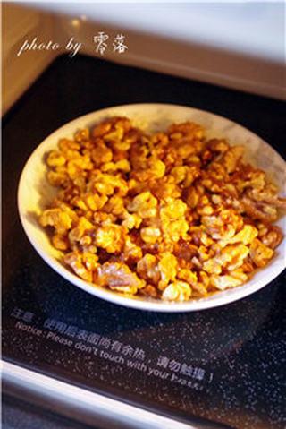 Honey Glazed California Walnuts step 7: Stir thoroughly with chopsticks or a spatula, then microwave again on medium pow