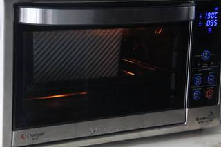 Soft Milk Sandwich Bread Recipe step 9: Bake in a preheated 190°C (375°F) oven for 30–35 minutes until golden brown.