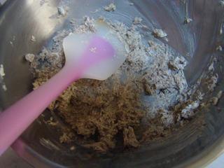 Black Sesame Oatmeal Cookies Recipe step 1: Soften the butter at room temperature and combine it with the brown sugar.
