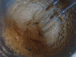 Black Sesame Oatmeal Cookies Recipe step 3: Mix on low speed until the mixture becomes smooth and evenly combined.
