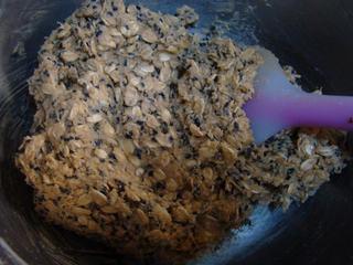 Black Sesame Oatmeal Cookies Recipe step 7: Fold gently until all ingredients are evenly distributed.