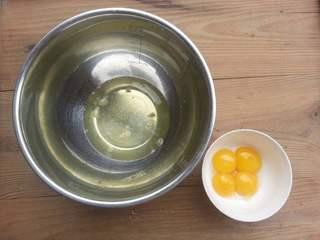 Cream Cheese Cake Recipe step 2: Separate the egg whites and egg yolks into clean bowls.