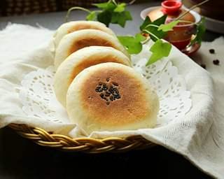 Sweet Red Bean Milk Bread Rolls Recipe step 9: Remove from the oven and cool slightly before serving.