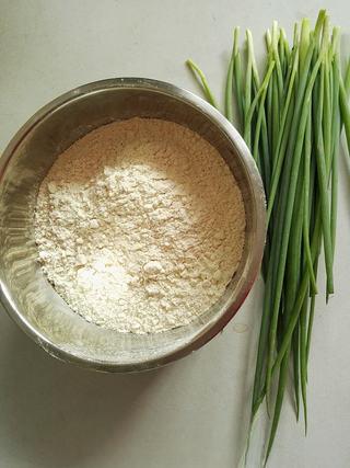 Whole Wheat Scallion Pancakes step 1: Prepare the whole wheat flour and scallions.