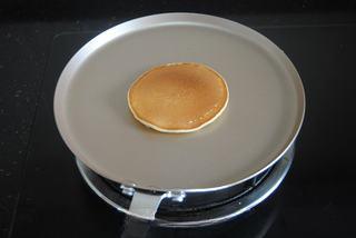 Japanese Dorayaki Recipe step 10: Cook until small bubbles appear on the surface, then flip and cook for another 3