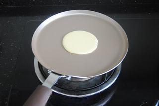 Japanese Dorayaki Recipe step 9: Pour about 3/4 tablespoon of batter into the pan to form small pancakes.