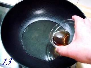 Buddha Jumps Over the Wall Recipe step 13: Add the remaining Shaoxing wine to the stock and bring to a gentle boil.