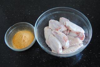 Orleans Chicken Wings Recipe step 2: Mix the Orleans seasoning with water until fully dissolved.
