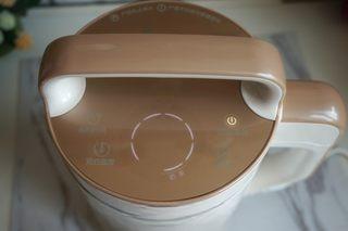 Ceylon Milk Tea Recipe step 6: Heat and blend the tea and milk mixture using the milk tea setting or simmer gen