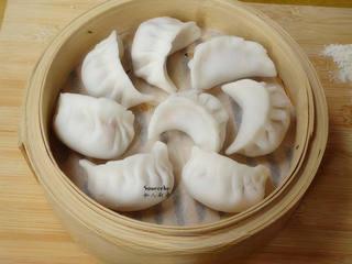 Crystal Shrimp Dumplings (Har Gow) step 9: Arrange the dumplings in a lightly greased steamer basket, leaving space between