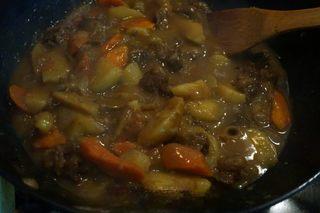 Braised Beef Curry Recipe step 11: Continue simmering until the sauce thickens.