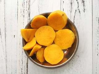 Cheese-Filled Sweet Potato Sesame Balls step 1: Peel and slice the sweet potato, then steam until completely tender.