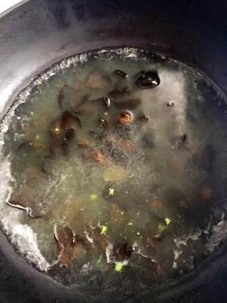 Broccoli and Wood Ear Mushroom Salad Recipe step 4: Briefly blanch the wood ear mushrooms until tender. Drain well and set aside.