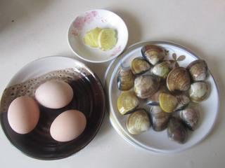 Steamed Egg Custard with Clams step 1: Gather and prepare all ingredients.
