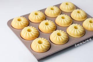 Almond Baked Donut Recipe step 7: Bake in a preheated oven at 170°C (340°F) for about 20 minutes, or until lightly
