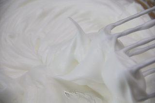 Japanese Cotton Cheesecake Recipe step 6: Add lemon juice to the egg whites. Gradually add the sugar in three additions wh