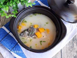 Papaya Carp Soup Recipe step 8: Garnish with scallions and serve hot.
