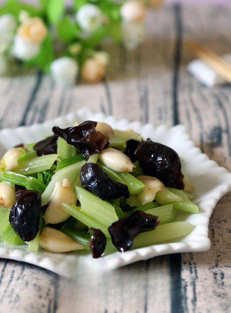 Celery Stir-Fry with Lily Bulbs and Wood Ear Mushrooms finished dish
