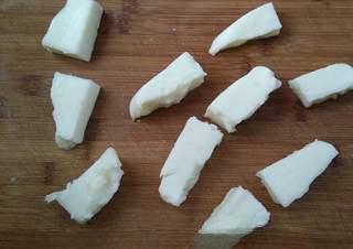 Crispy Fried Milk Recipe step 5: Cut the chilled custard into rectangular pieces.