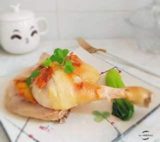Rice Cooker Salt-Baked Chicken Thighs step 8: Transfer to a serving plate and serve hot.