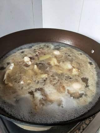 Braised Chicken with Shiitake Mushrooms and Root Vegetables step 2: Bring a pot of water to a boil. Add the chicken pieces and blanch until no blood