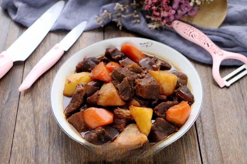 Braised Beef with Potatoes and Carrots recipe photo