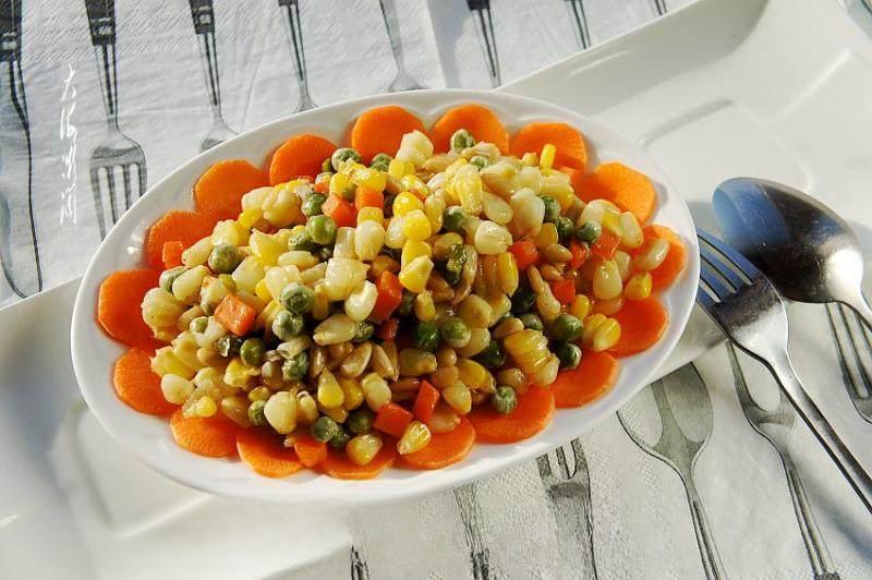 Stir-Fried Sweet Corn with Pine Nuts recipe photo