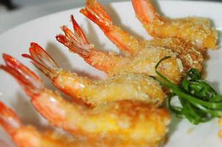 Crispy Breaded Prawns step 9: Transfer to paper towels to absorb excess oil before serving.