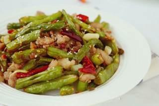 Stir-Fried String Beans with Minced Pork step 8: Serve hot with steamed rice.