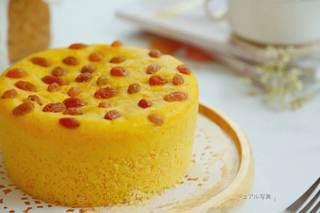 Sweet Pumpkin Steamed Cake Recipe step 8: Carefully remove the cake from the steamer and allow it to cool slightly.
