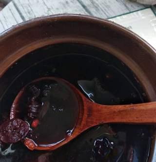 Sour Plum Drink step 4: Bring to a boil over high heat, then reduce to low heat and simmer for about 40