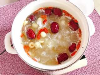 Tremella and Lotus Seed Sweet Soup step 12: Once the soup returns to a gentle boil, remove it from the heat.