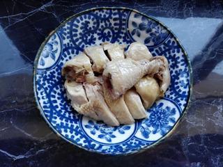 Spicy Steamed Chicken step 10: Arrange the chicken pieces on a serving platter.