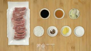 Braised Pork Ribs step 1: Wash the pork ribs and prepare all ingredients.