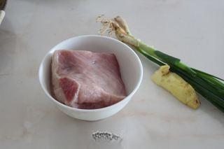 Sweet and Sour Pork Strips step 1: Prepare the pork loin along with the green onions, ginger, and garlic.