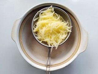 Hot and Sour Shredded Potatoes step 4: Drain well and set aside.